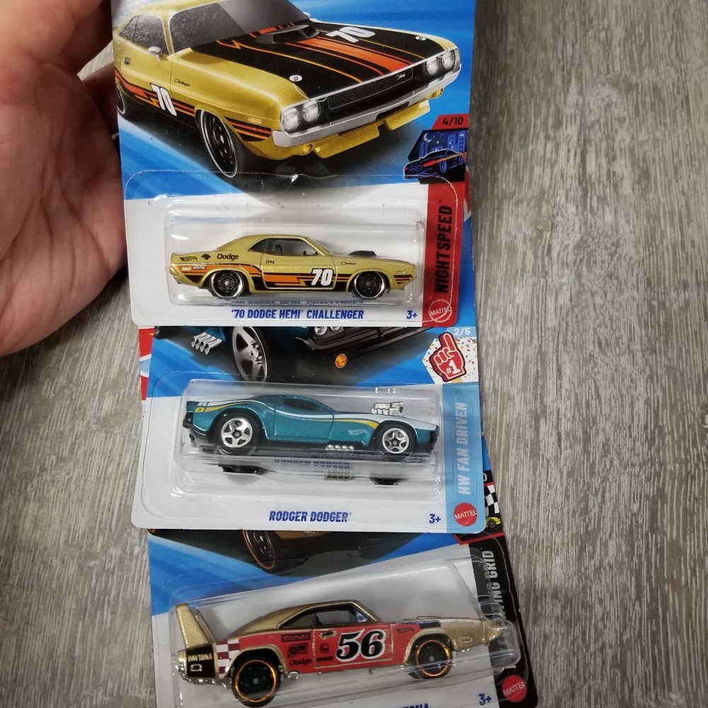 Hot Wheels Rodger Dodger Bundle - Picture 2 of 5